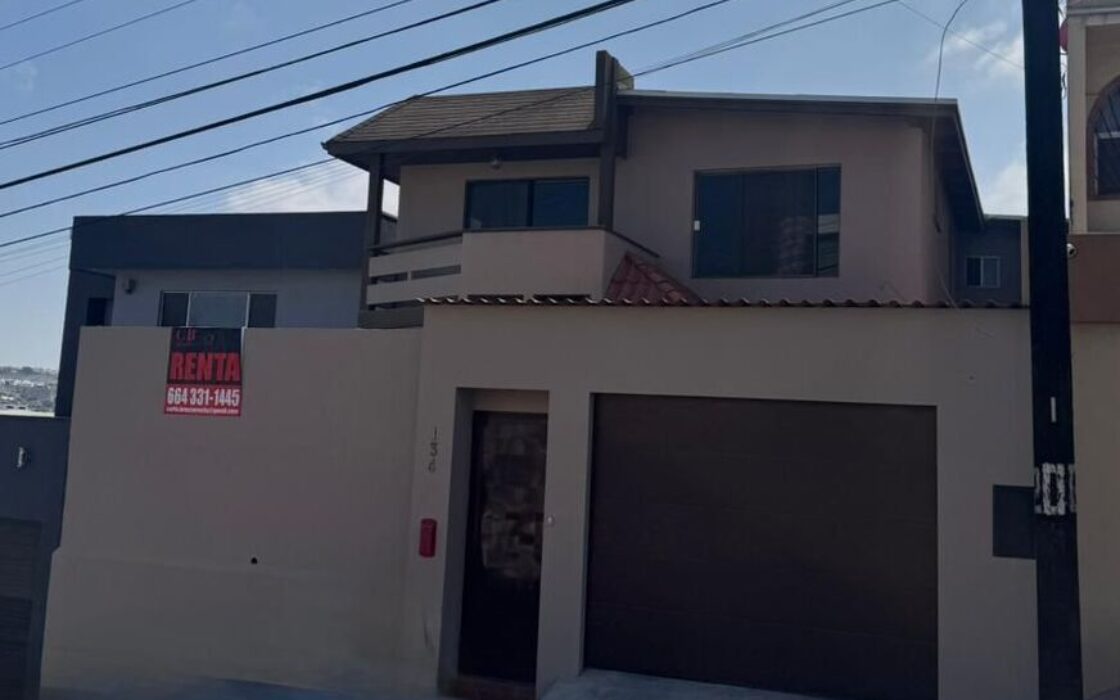 Casa en renta en Fracc. Monterrey, junto a Cumbres de Juárez